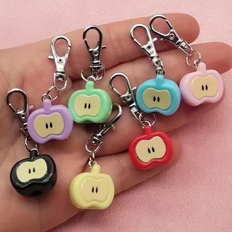 Phone Accessories Usa - พวงกุญแจเรซินรูปแอปเปิ้ล 7 ชิ้น เหมาะสำหรับตกแต่งกระเป๋าและโทรศัพท์ เป็นตัวเลือกที่ดีที่สุดสำหรับของขวัญ