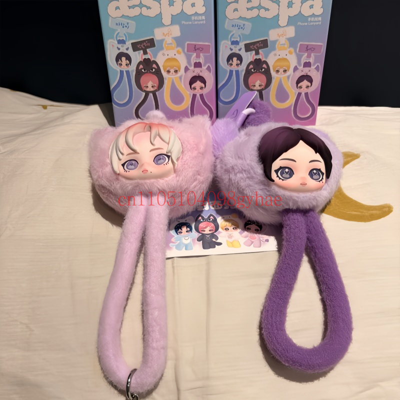 Phone Accessories Popmart - กล่องสุ่มของเล่นนุ่มนิ่ม Aespa Fluffy Club Series จาก